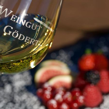 Weingut Goedert Apartman Osann-Monzel Kültér fotó